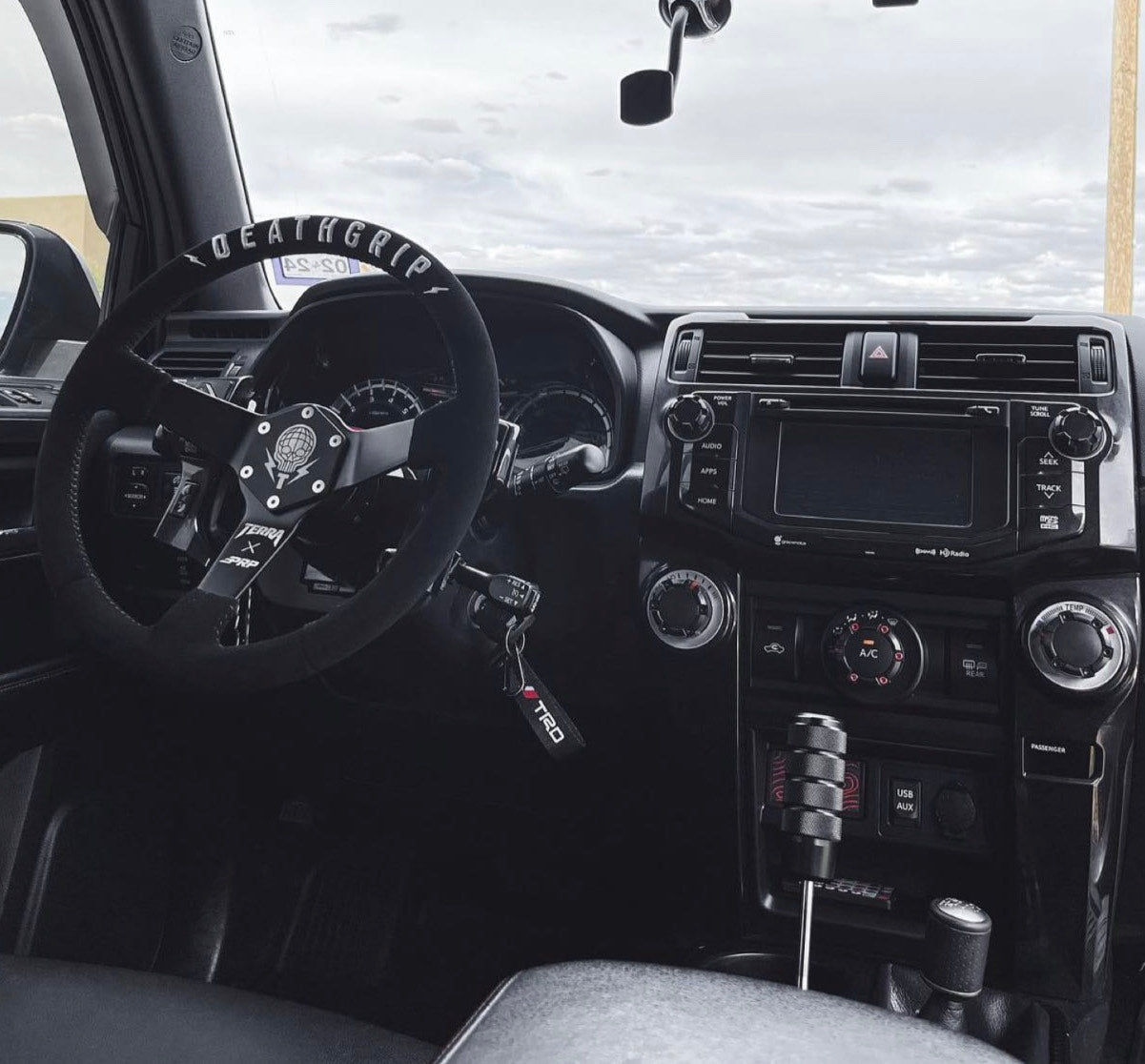 Steering Wheel Adapter & Switch Group Relocation Kit w/ Momo Prototipo | 2007-21 Tundra